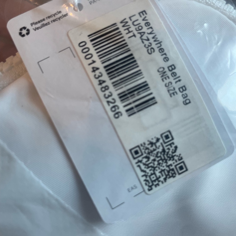 NWT Lululemon White Belt Bag - Picture 2 of 5